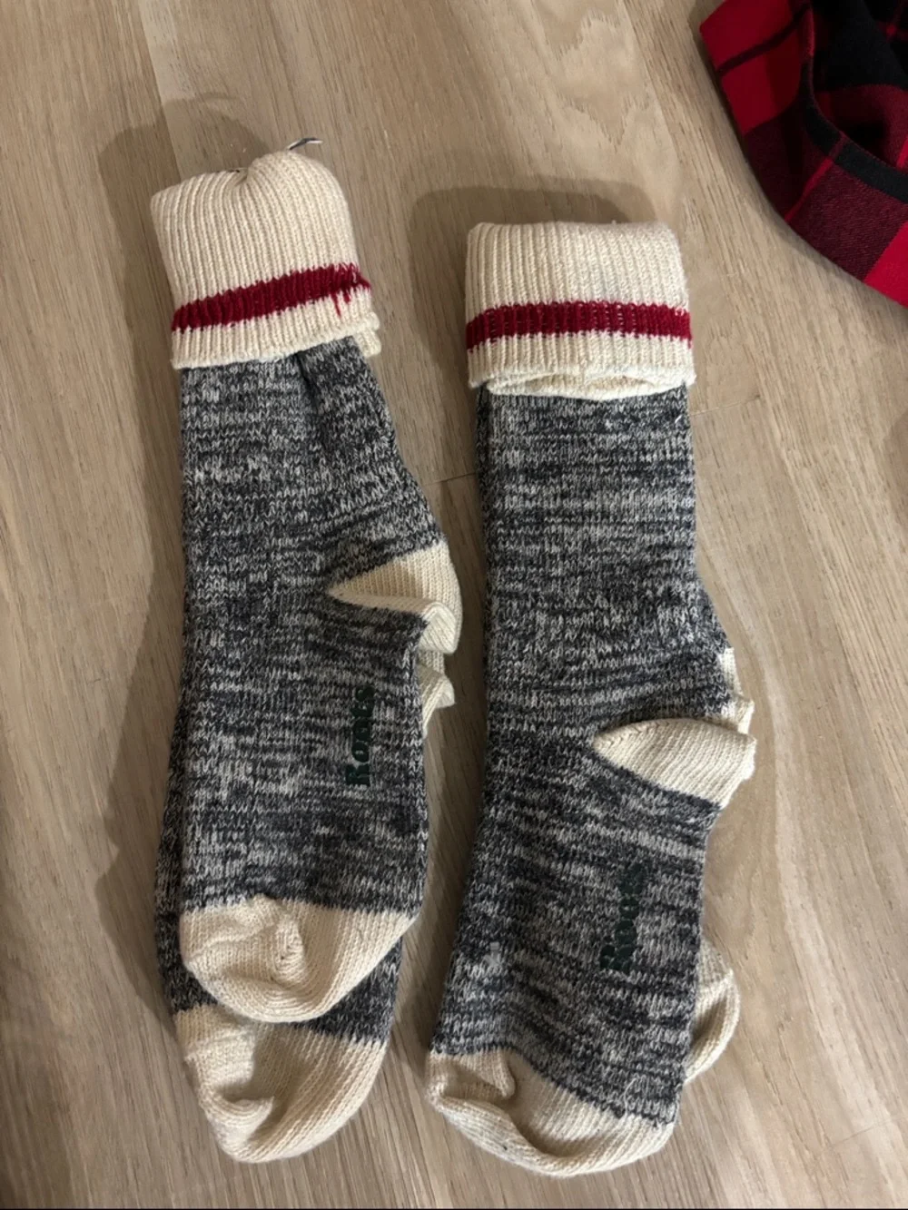 Roots socks - Picture 2 of 3